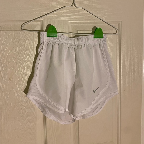 Nike Dri Fit Shorts White - Picture 5 of 6